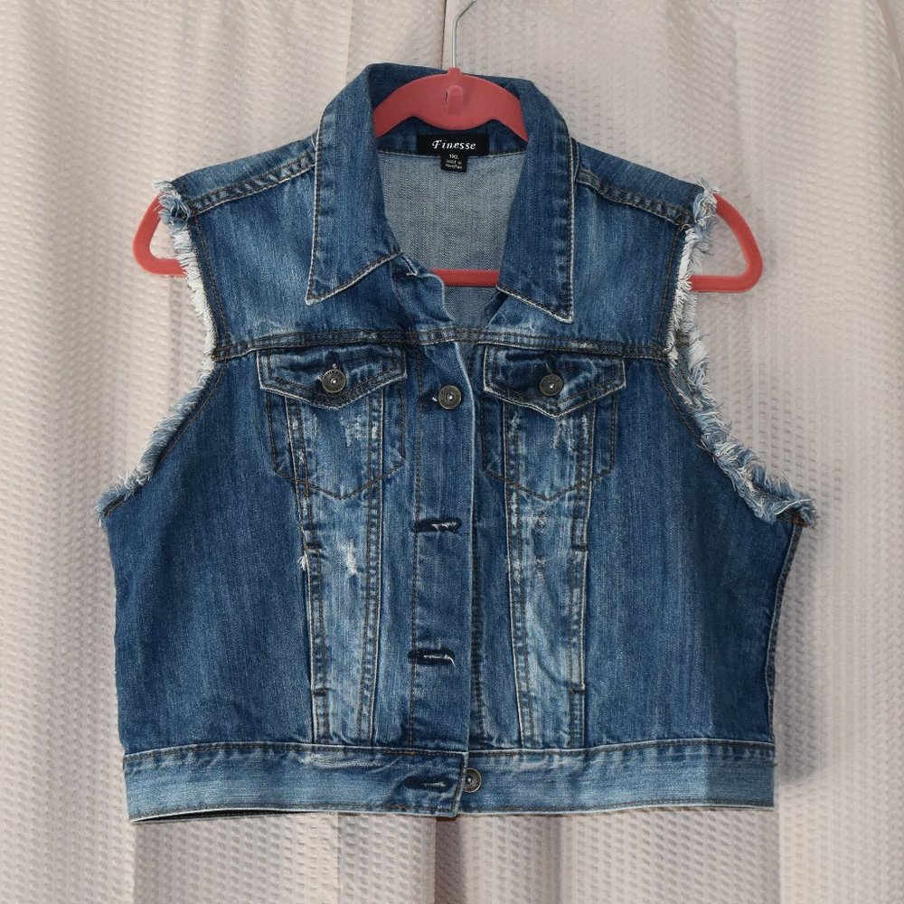 EUC Finesse Distressed Vest XL